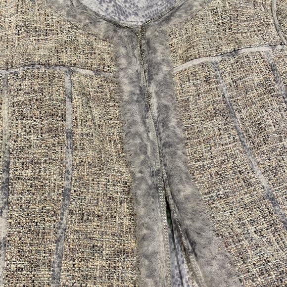 🔴SOLD🔴Elie Tahari, Blazer, and Skirt set - Picture 4 of 7